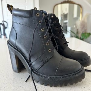 Doc Martin boots, worn 2x size 7